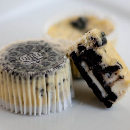 Cookies and Cream Cheesecake Cupcakes